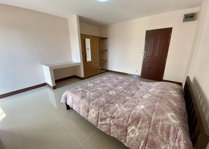 Sk8 Only Apartment